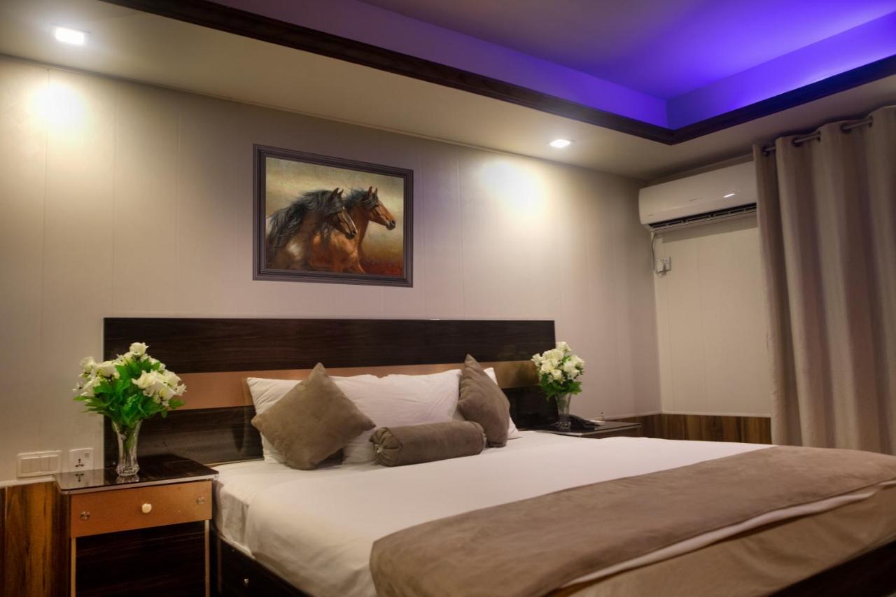 Hotel Marco Polo Lahore Bagian luar foto