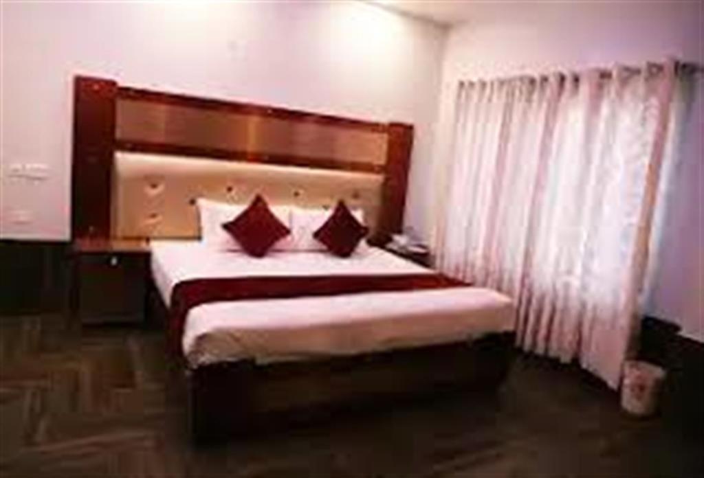 Hotel Marco Polo Lahore Bagian luar foto