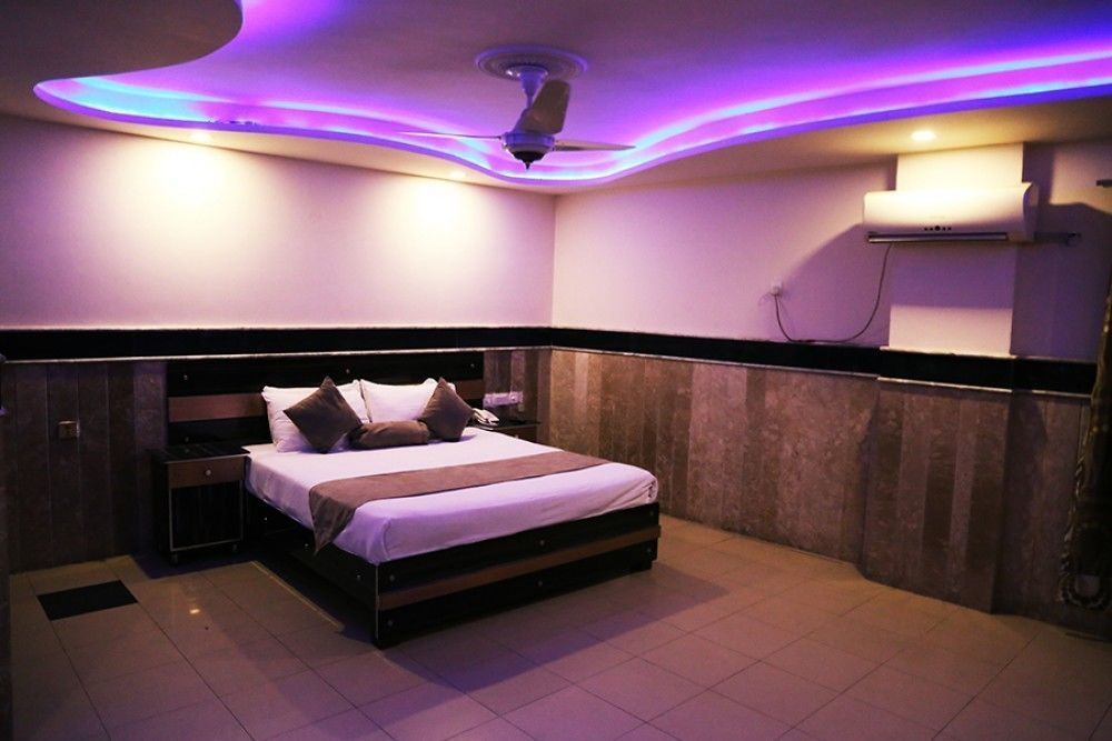 Hotel Marco Polo Lahore Bagian luar foto