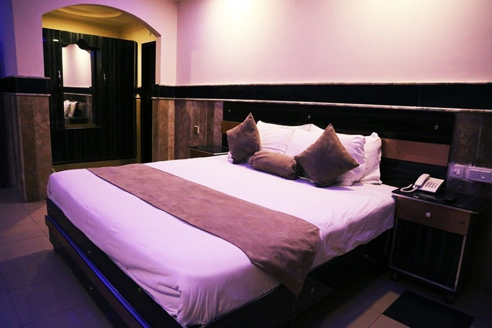 Hotel Marco Polo Lahore Bagian luar foto