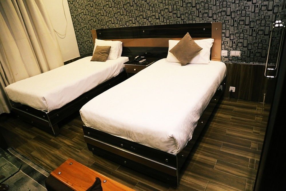 Hotel Marco Polo Lahore Bagian luar foto