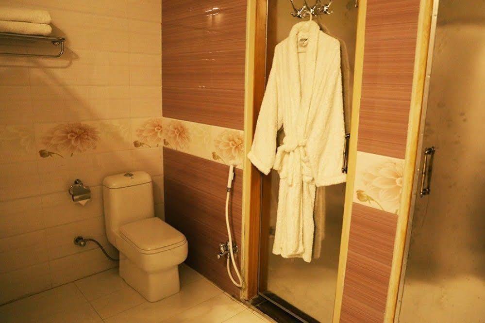 Hotel Marco Polo Lahore Bagian luar foto